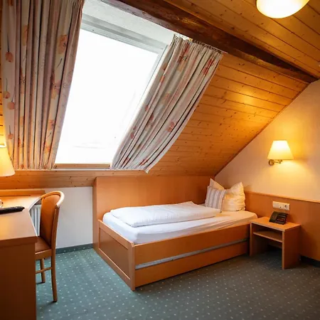 朱姆阿尔滕弗里茨酒店 招待所