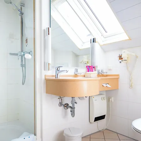 朱姆阿尔滕弗里茨酒店 招待所 阿斯巴赫